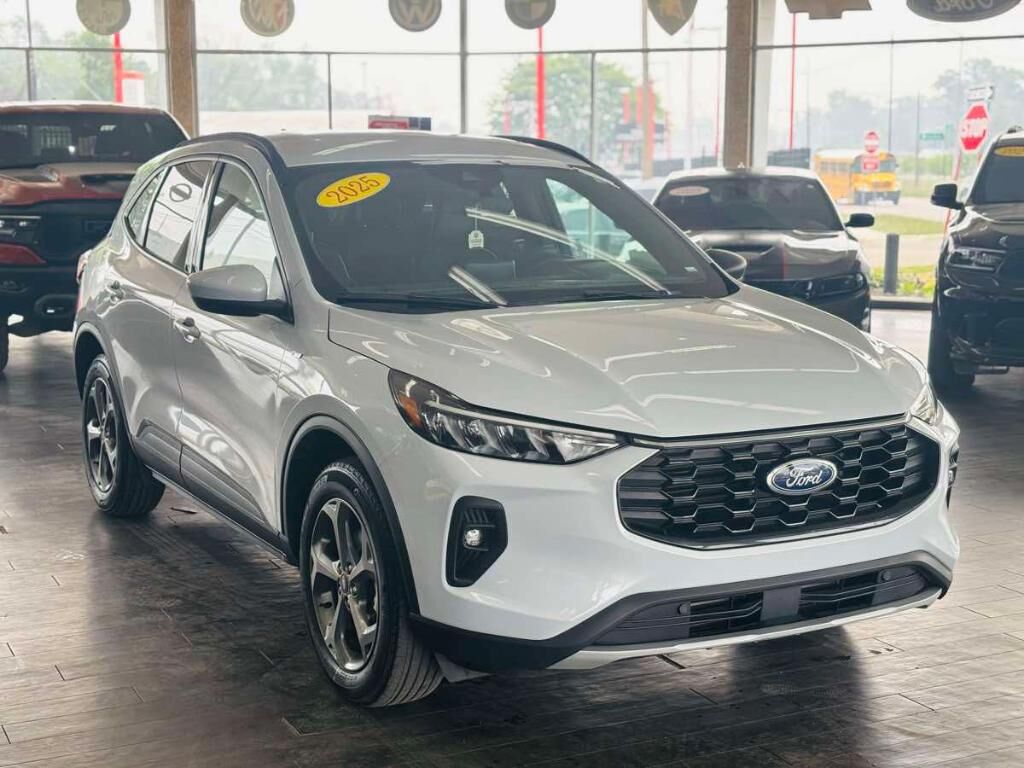 2025 FORD Escape