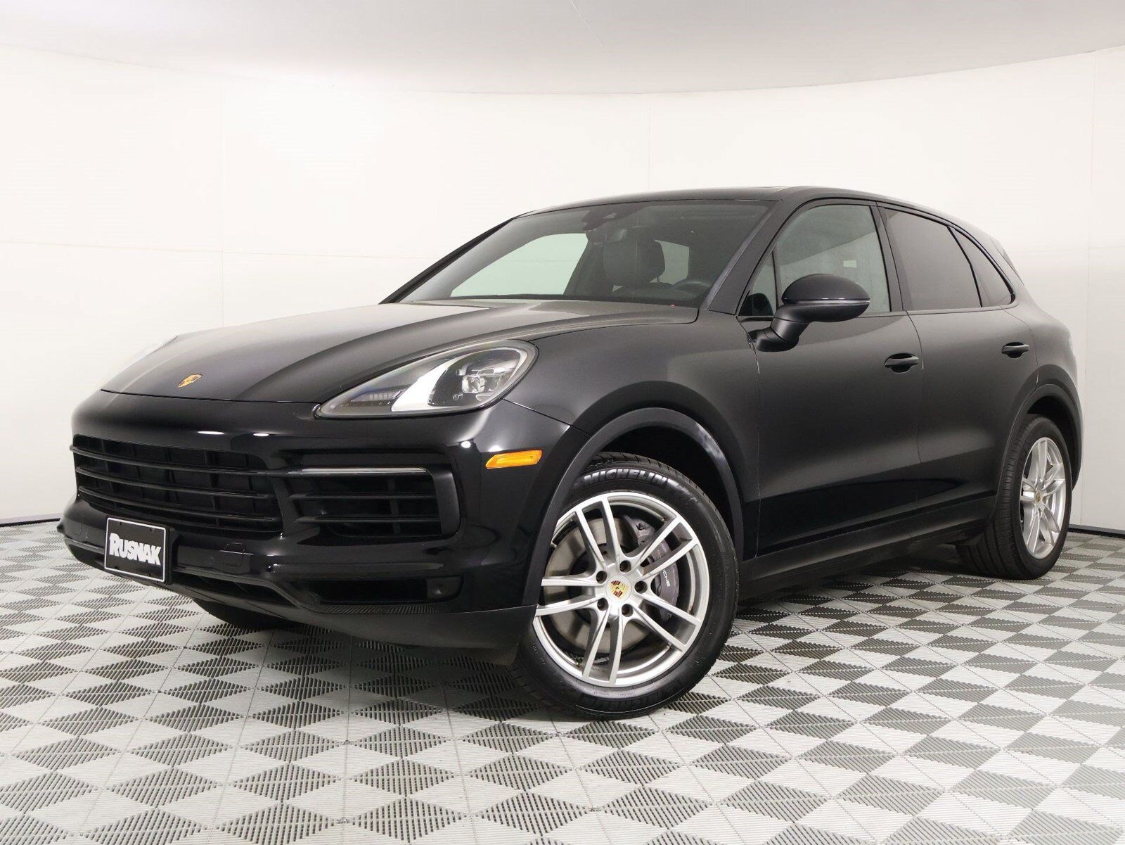 2023 PORSCHE Cayenne