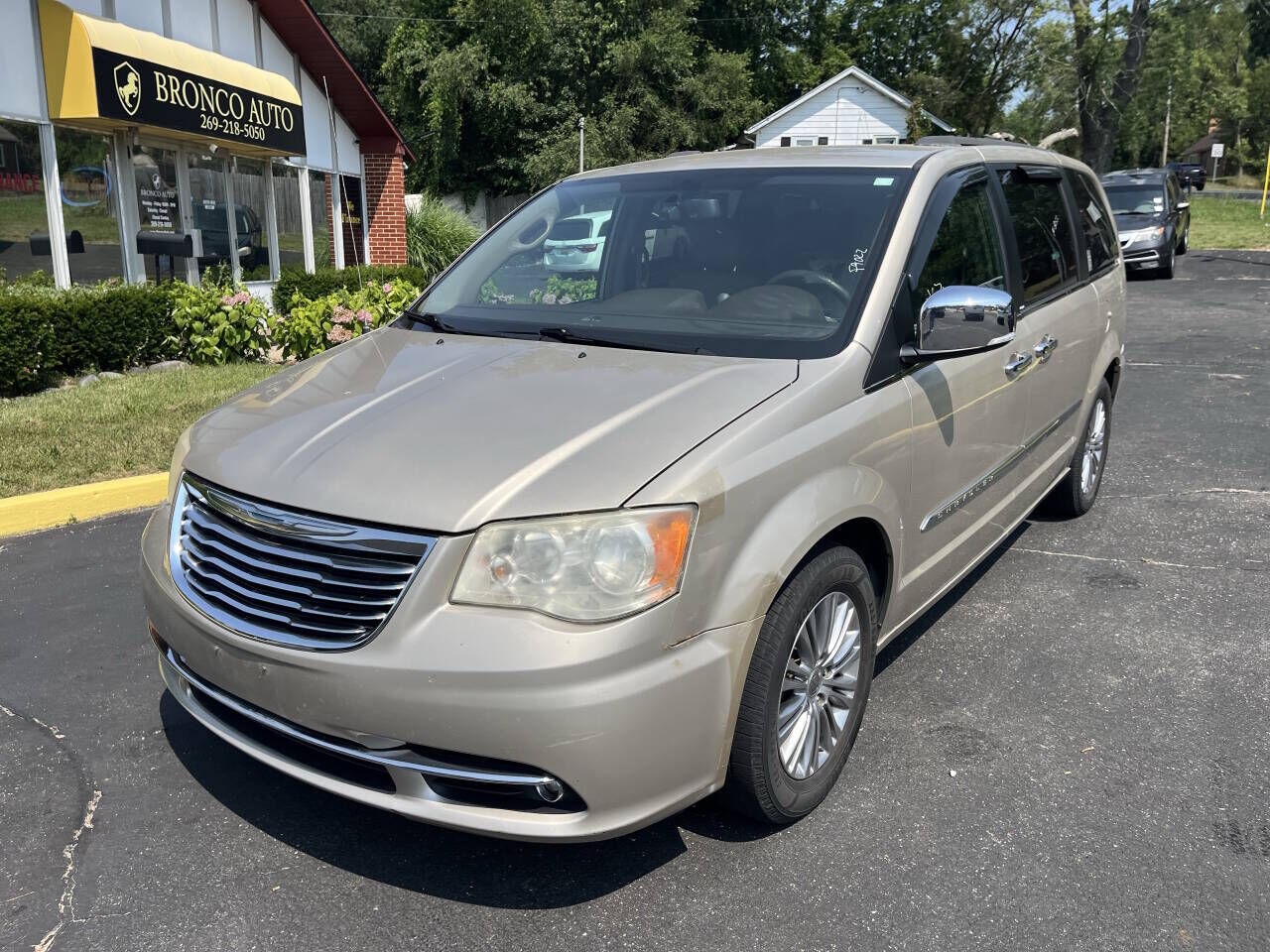 2013 CHRYSLER Town and Country