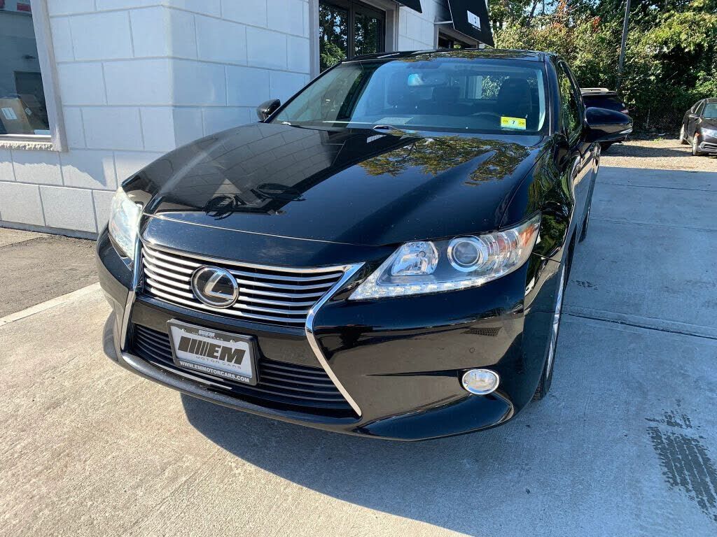 2013 LEXUS ES
