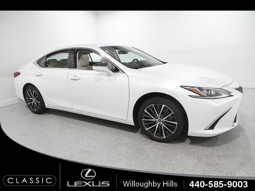 2025 LEXUS ES