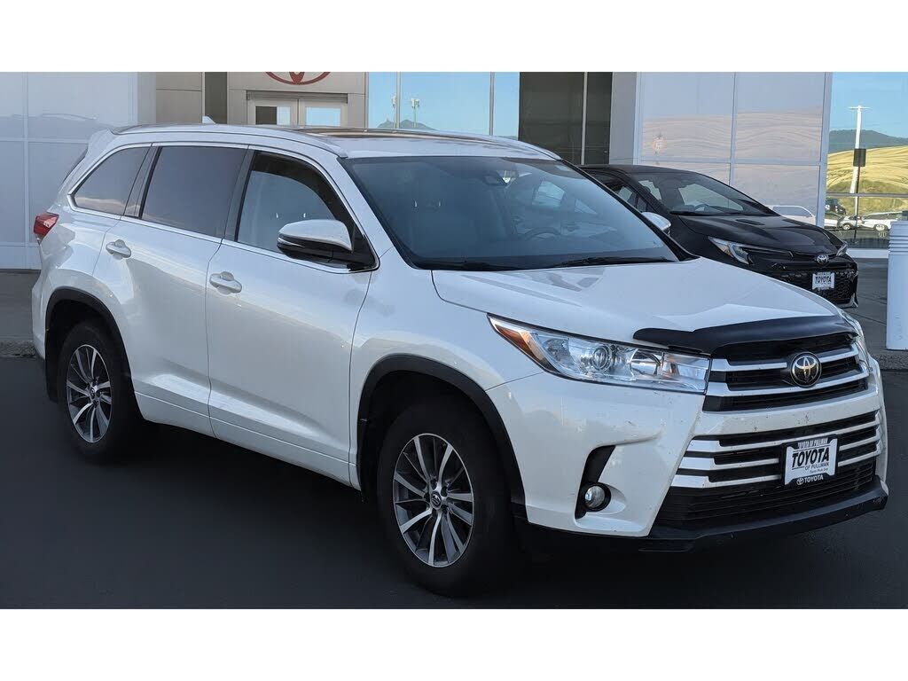 2017 TOYOTA Highlander