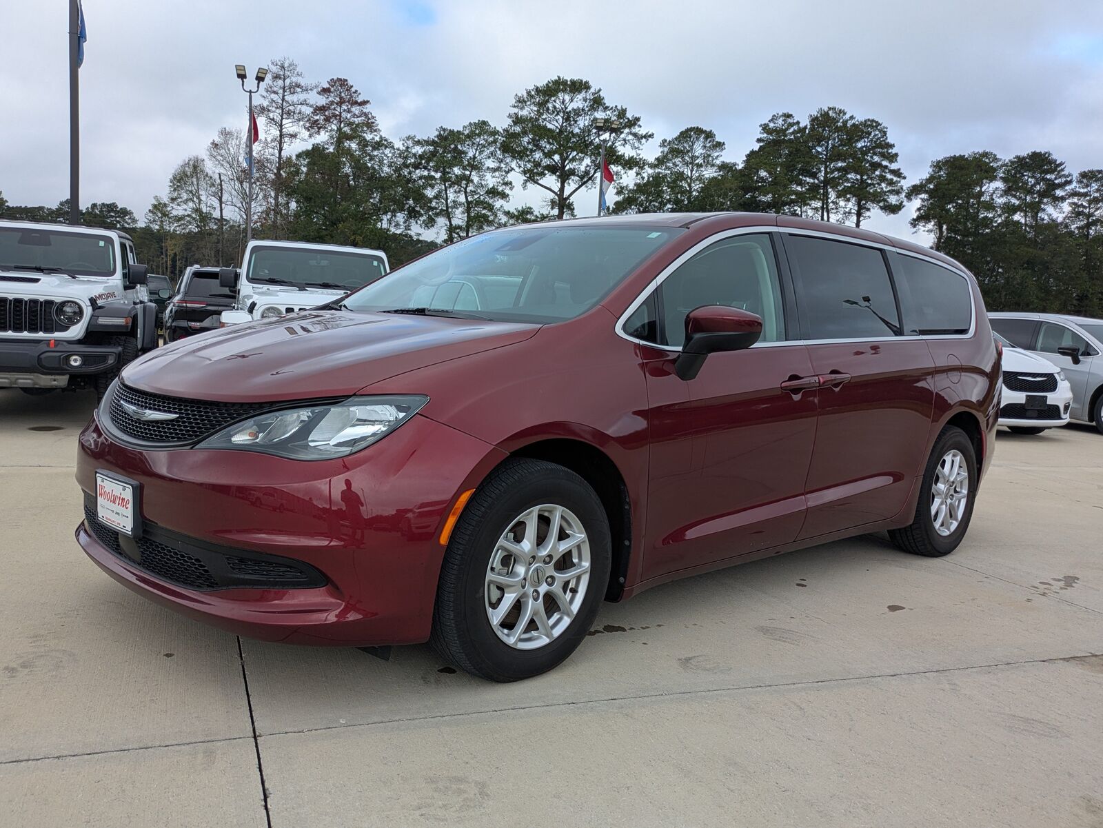 2023 CHRYSLER Voyager