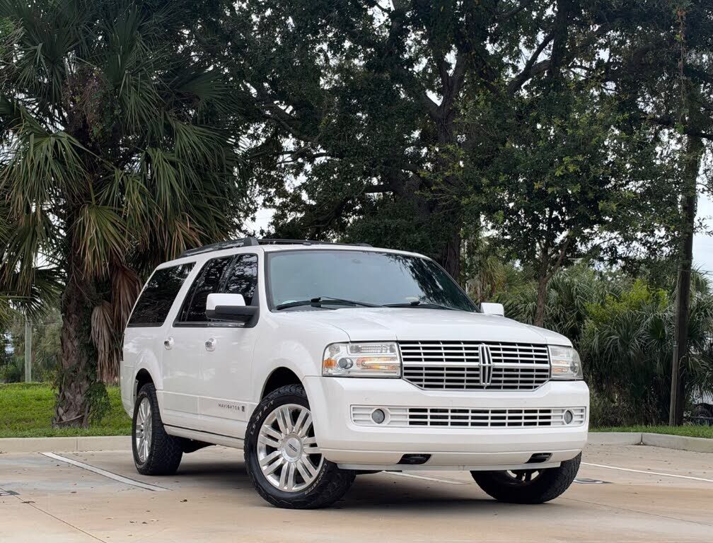 2014 LINCOLN Navigator