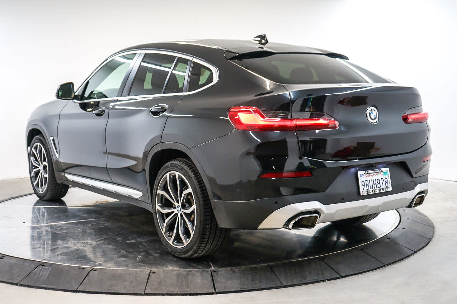2022 BMW X4