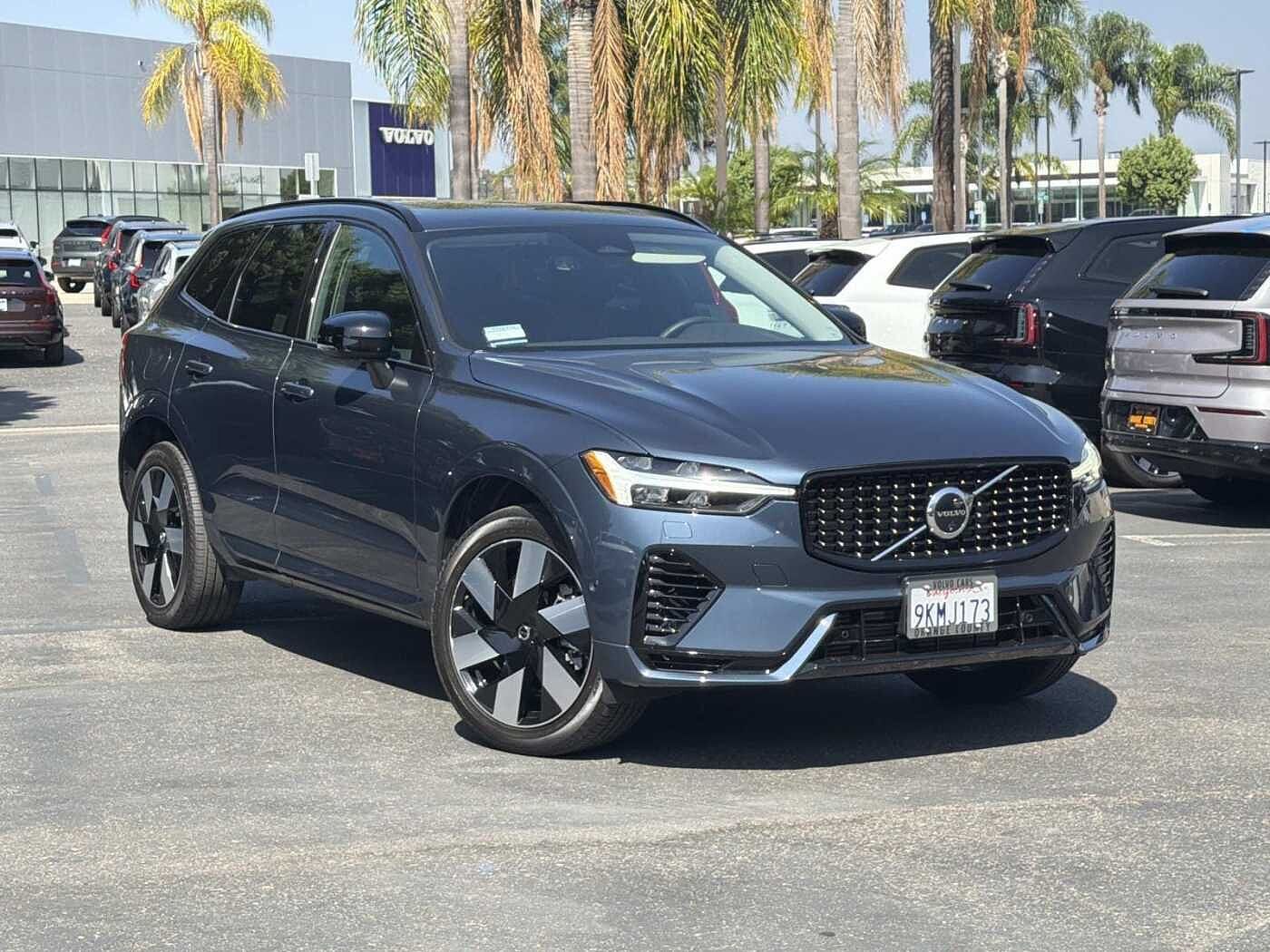 2024 VOLVO XC60
