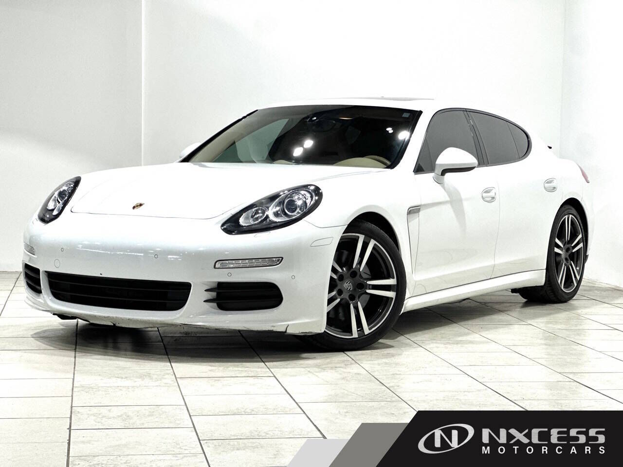 2014 PORSCHE Panamera