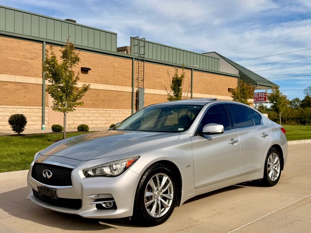2016 INFINITI Q50