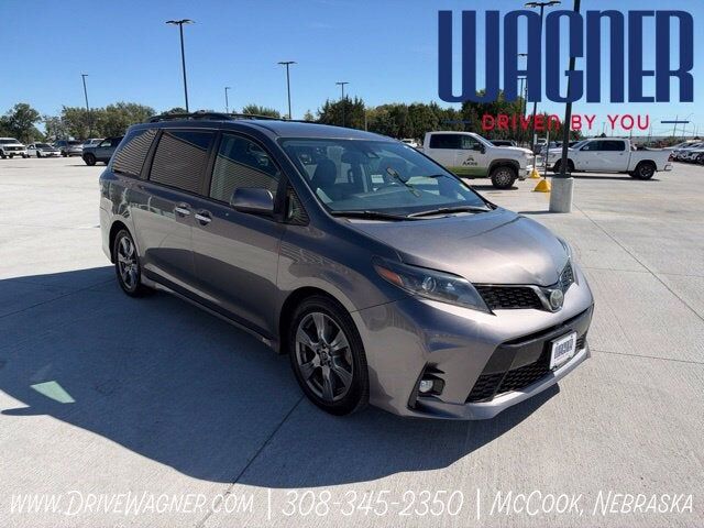 2018 TOYOTA Sienna