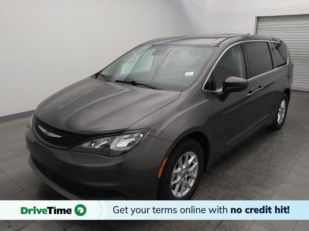 2023 CHRYSLER Voyager