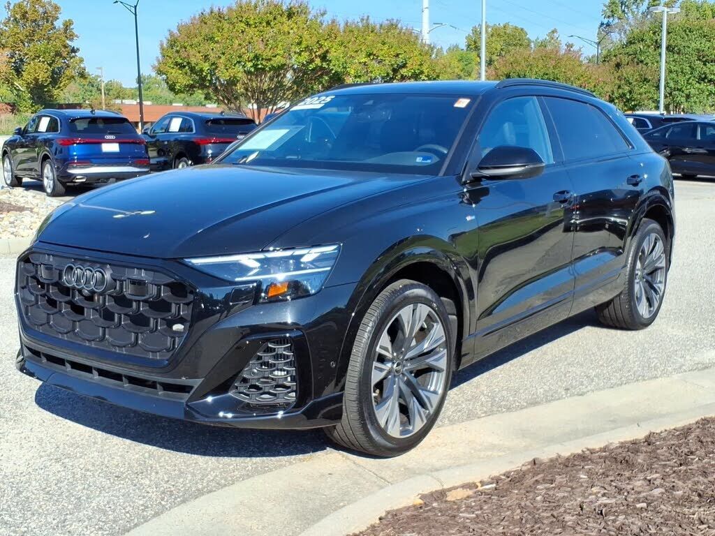 2025 AUDI Q8