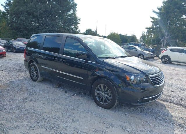 2016 CHRYSLER Town and Country