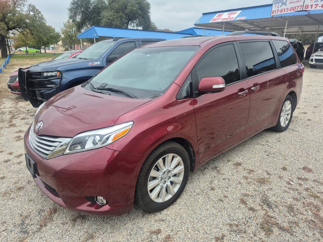 2017 TOYOTA Sienna