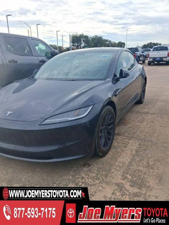 2024 TESLA Model 3