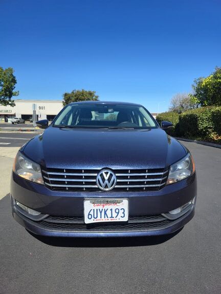 2012 VOLKSWAGEN Passat