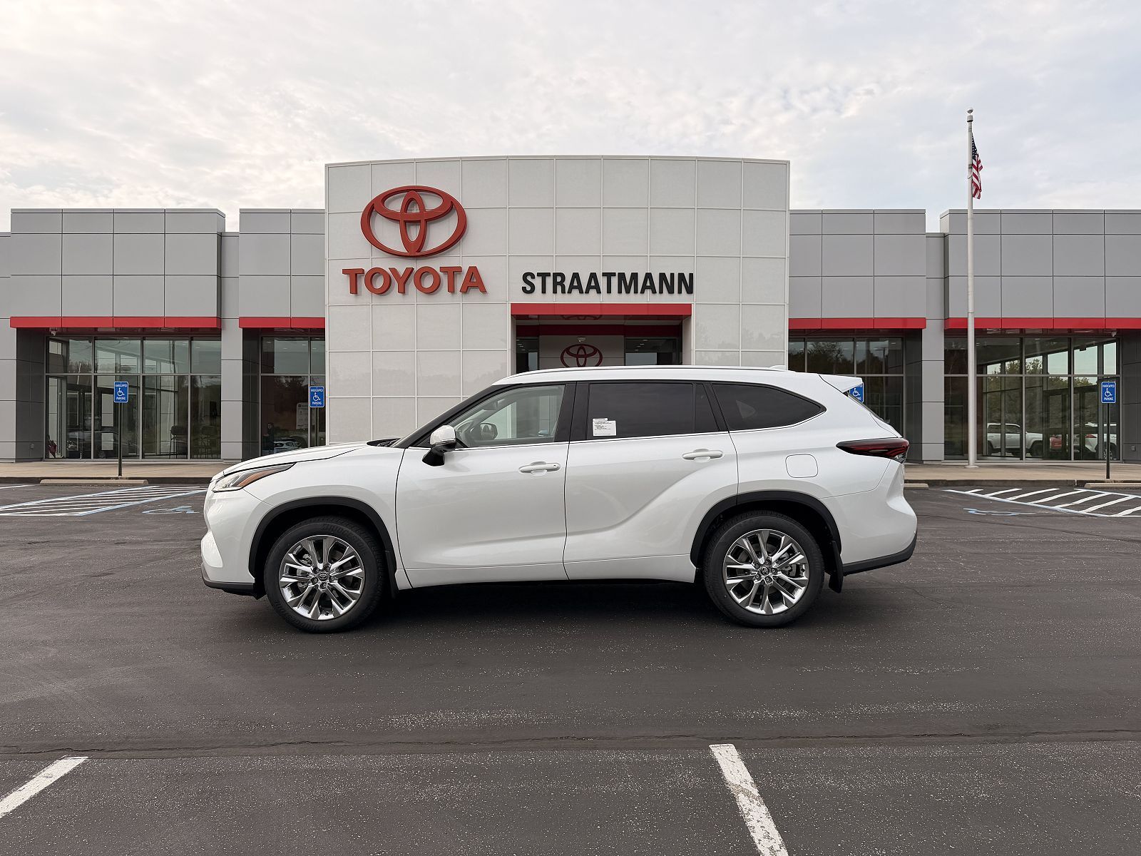 2026 TOYOTA Highlander