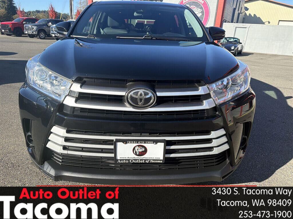 2017 TOYOTA Highlander