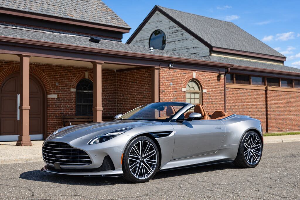 2024 ASTON MARTIN DB12