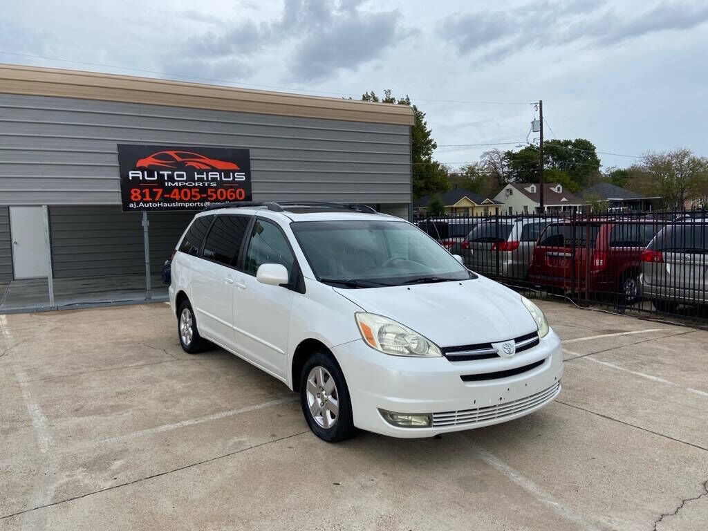 2004 TOYOTA Sienna