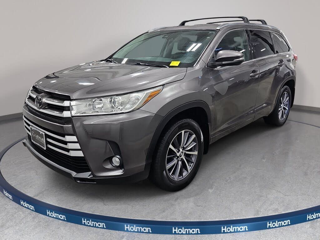 2017 TOYOTA Highlander