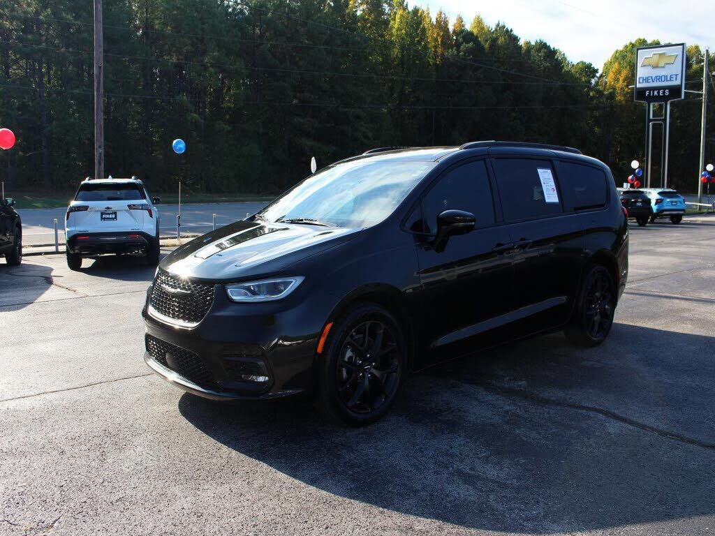 2023 CHRYSLER Pacifica