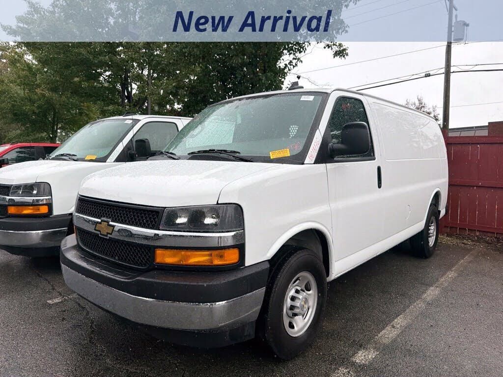 2025 CHEVROLET Express