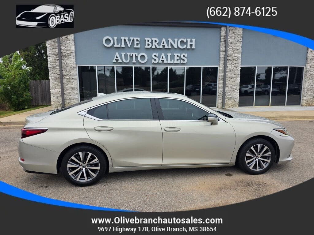 2019 LEXUS ES