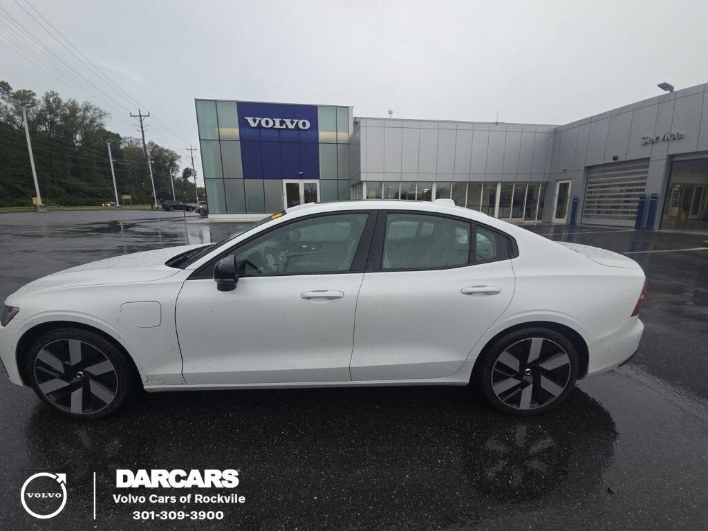 2024 VOLVO S60
