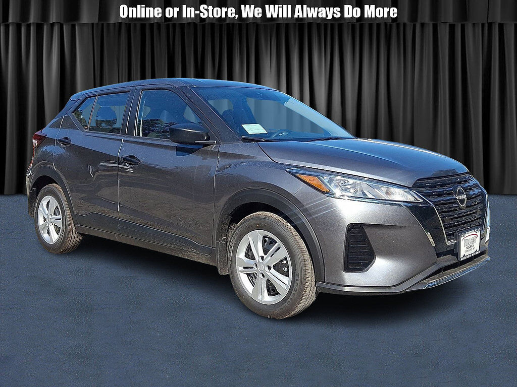 2025 NISSAN Kicks Play