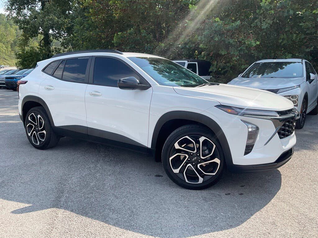 2024 CHEVROLET Trax