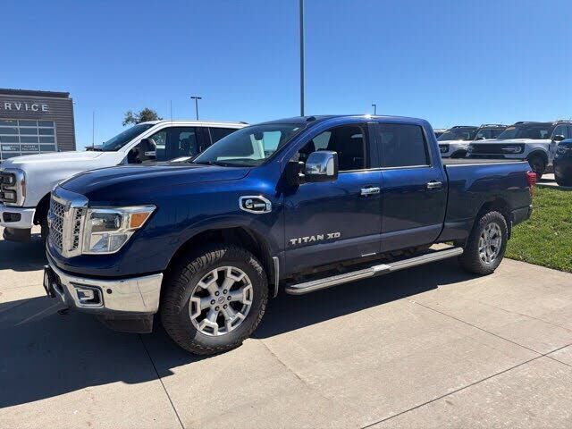 2017 NISSAN Titan
