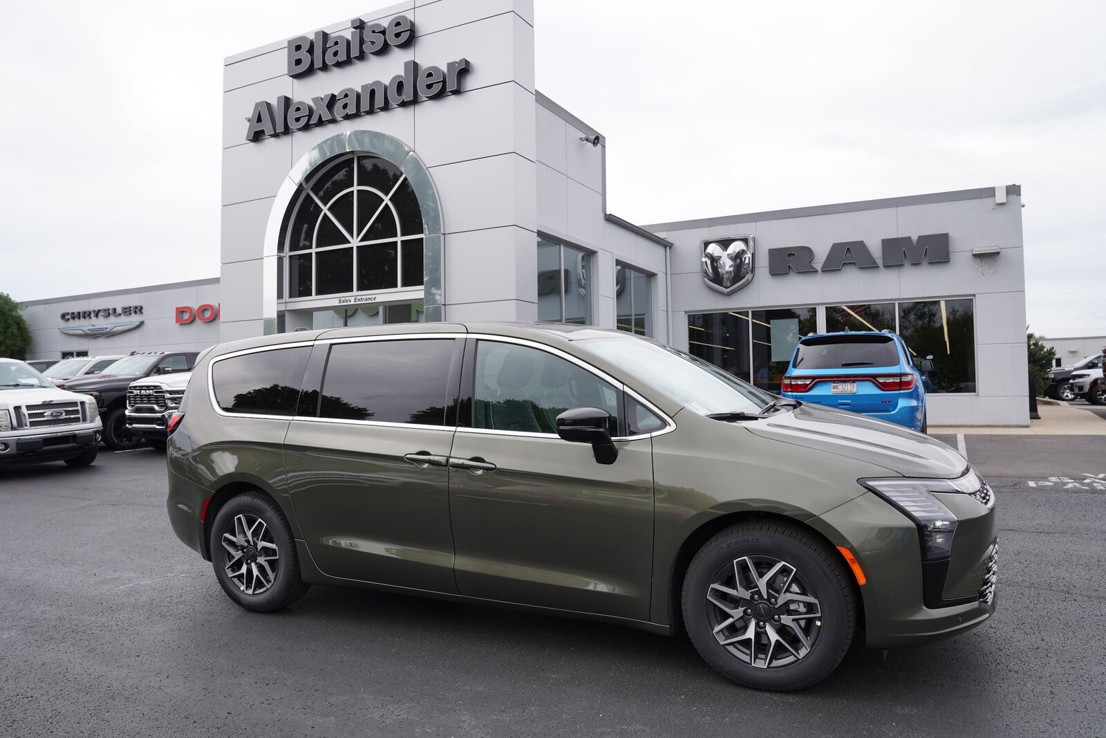 2027 CHRYSLER Pacifica