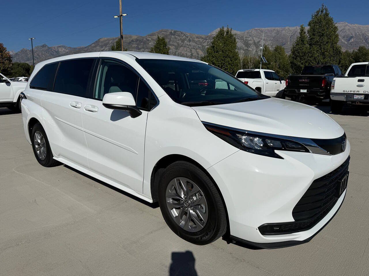 2024 TOYOTA Sienna