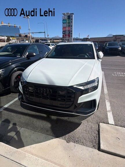 2023 AUDI Q8