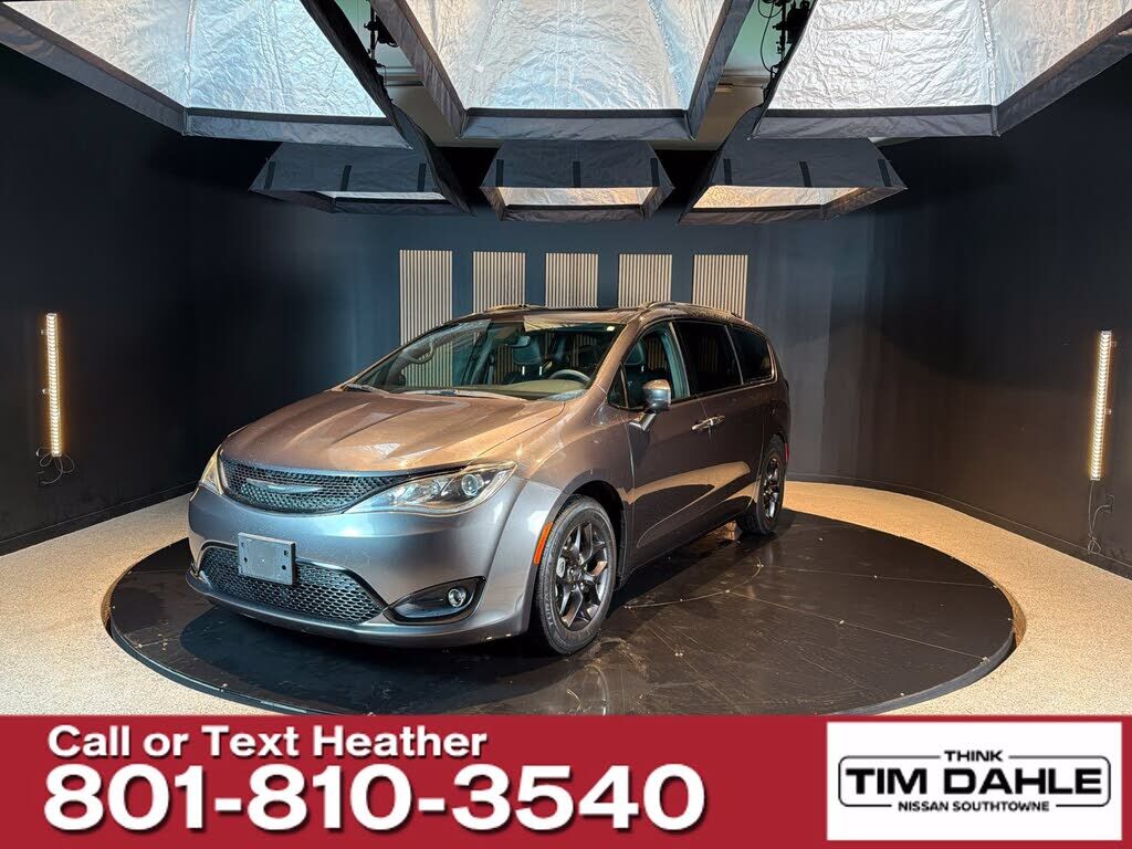 2020 CHRYSLER Pacifica