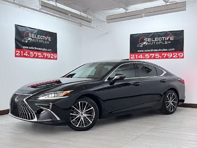 2024 LEXUS ES
