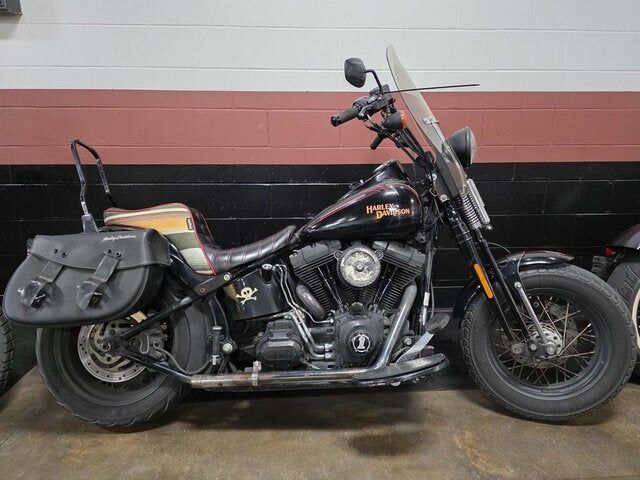 2009 HARLEY DAVIDSON Cross Bones