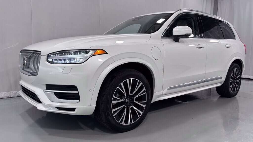 2025 VOLVO XC90