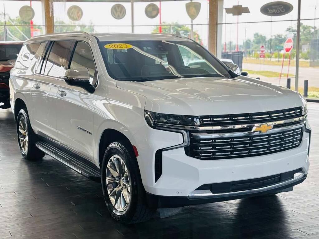 2023 CHEVROLET Suburban