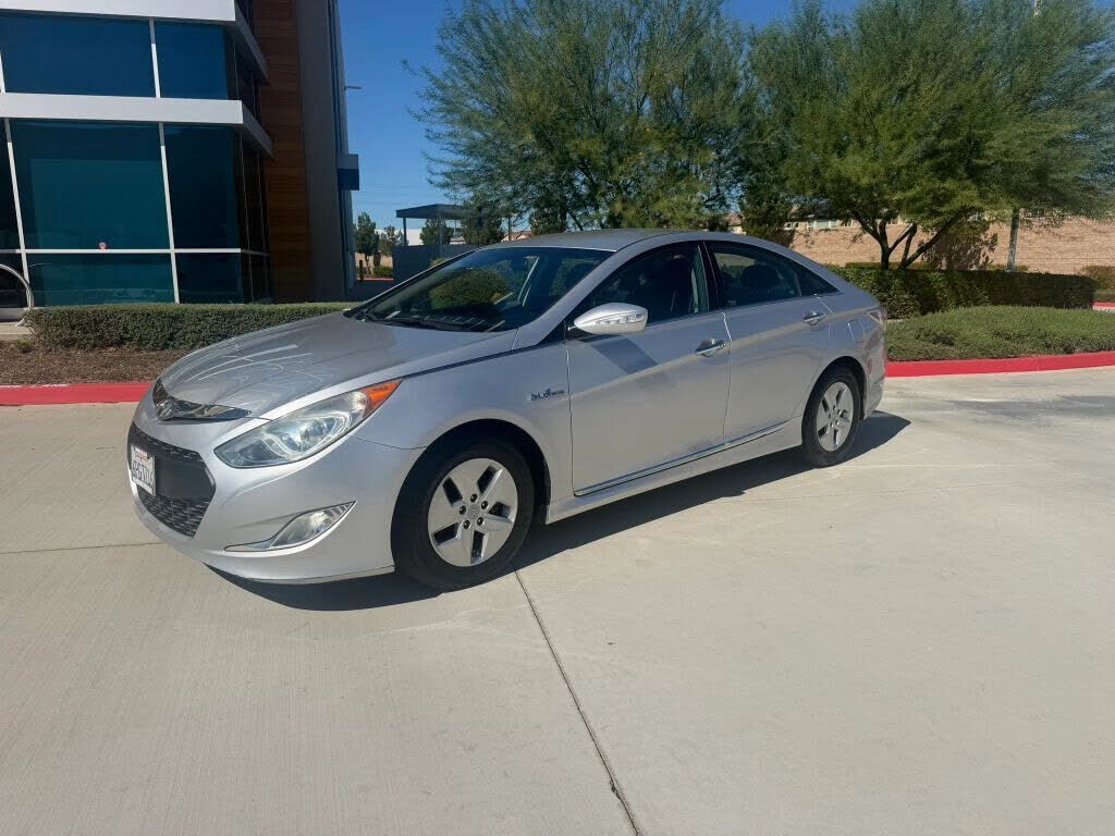2011 HYUNDAI Sonata