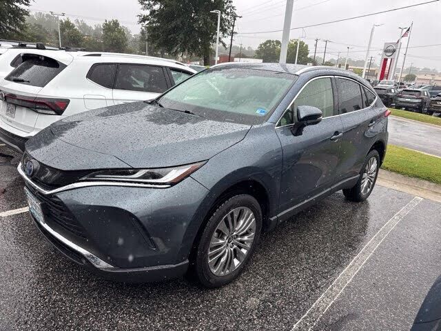 2022 TOYOTA Venza