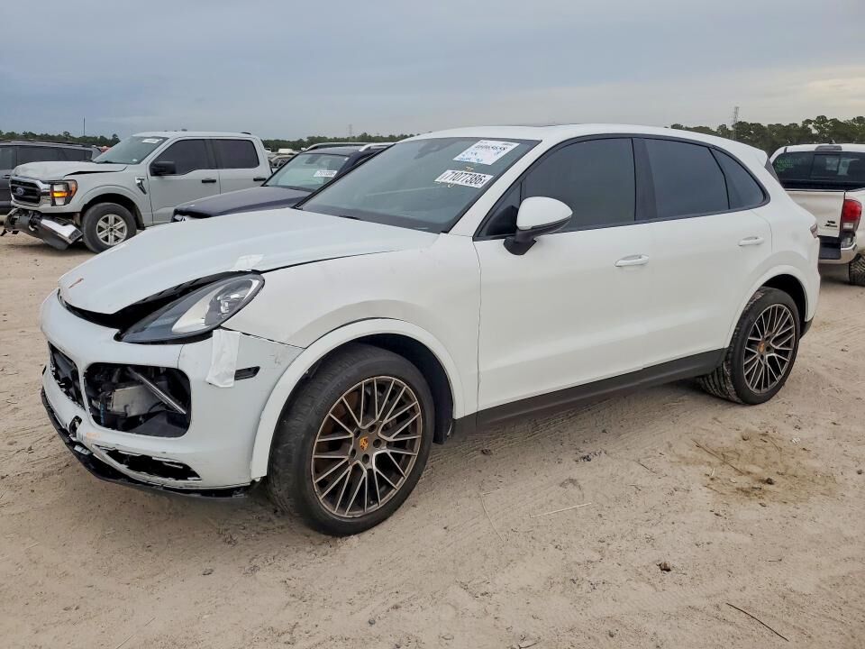 2023 PORSCHE Cayenne