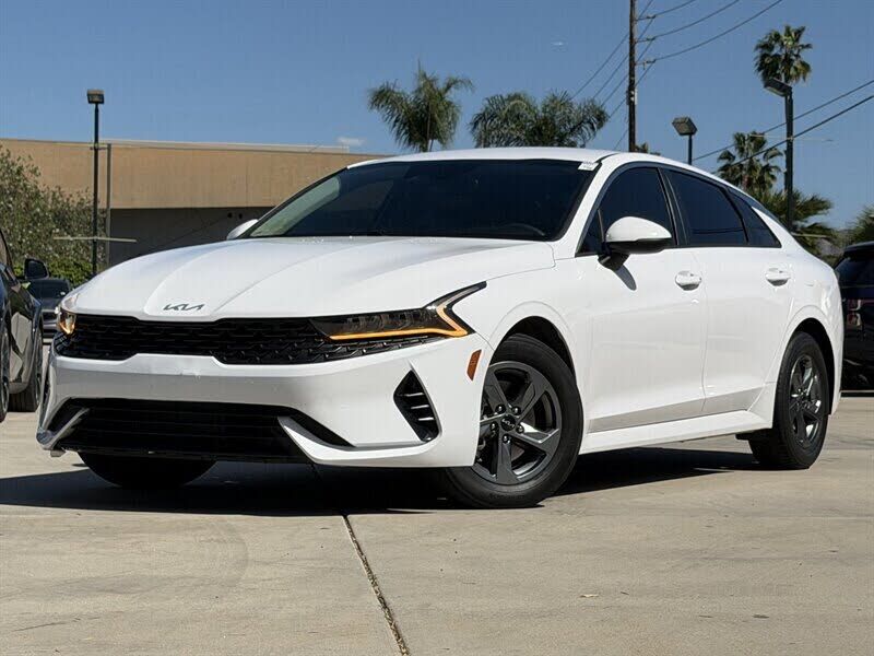 2022 KIA K5