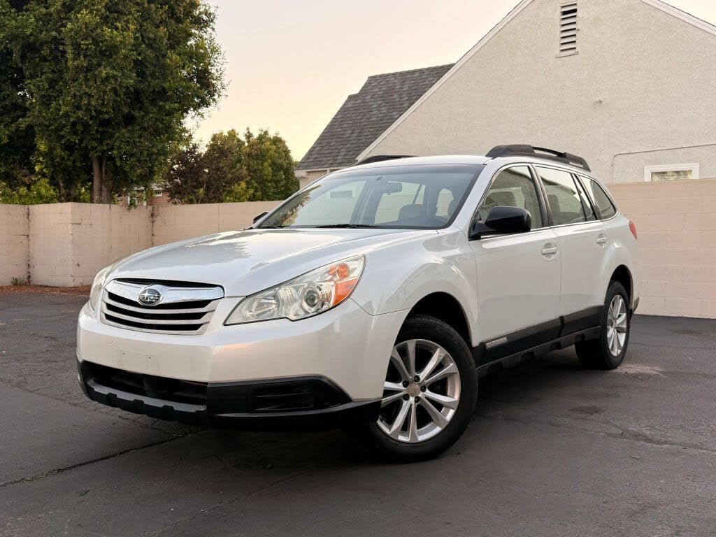 2010 SUBARU Outback