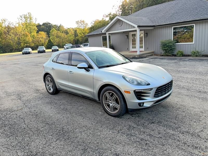 2015 PORSCHE Macan