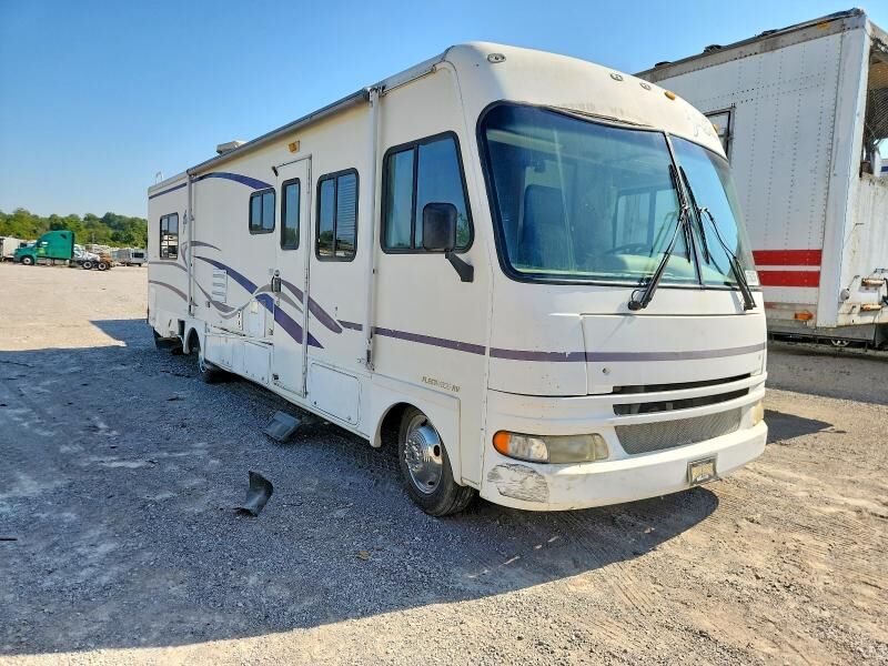 2002 WORKHORSE P32