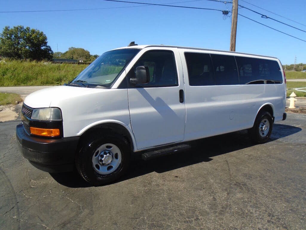 2022 CHEVROLET Express