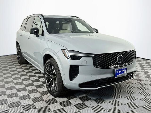 2026 VOLVO XC90