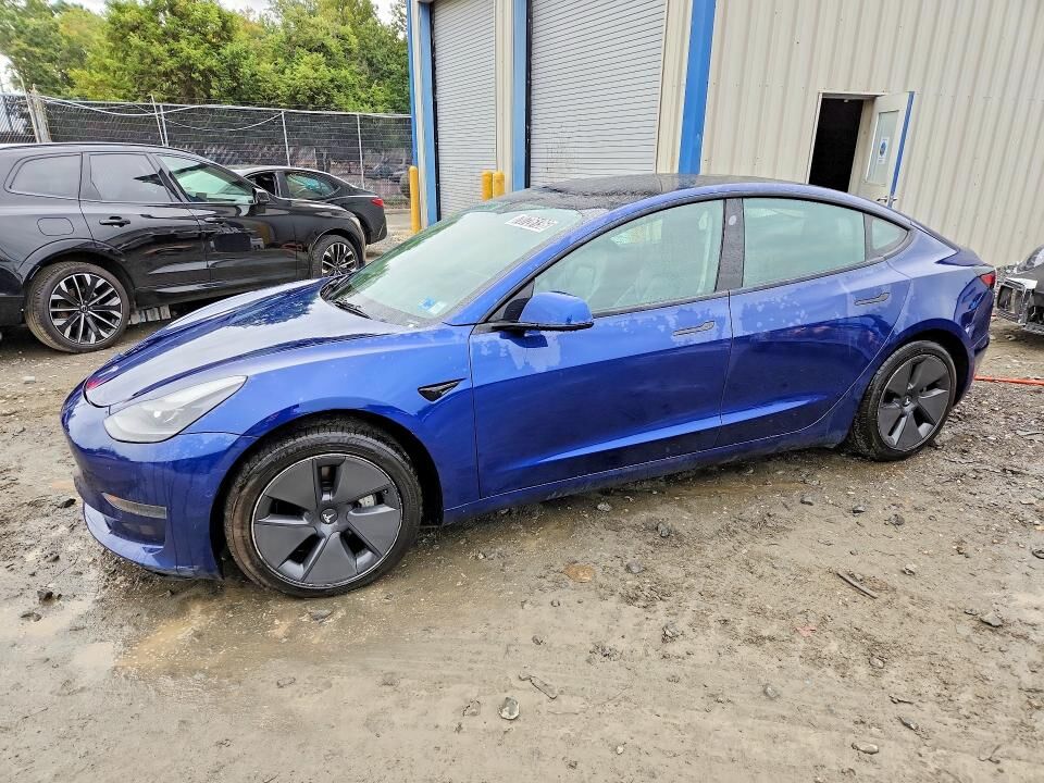 2022 TESLA Model 3