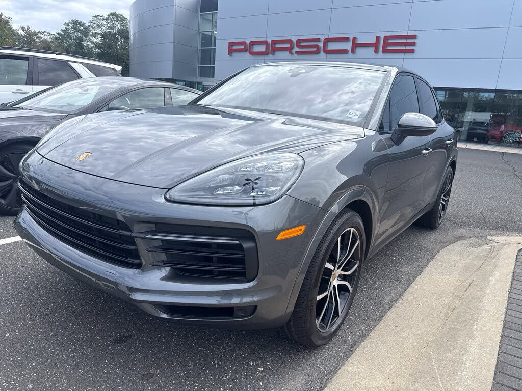 2022 PORSCHE Cayenne